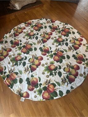 Williams Sonoma 70 inch Round apples/fall